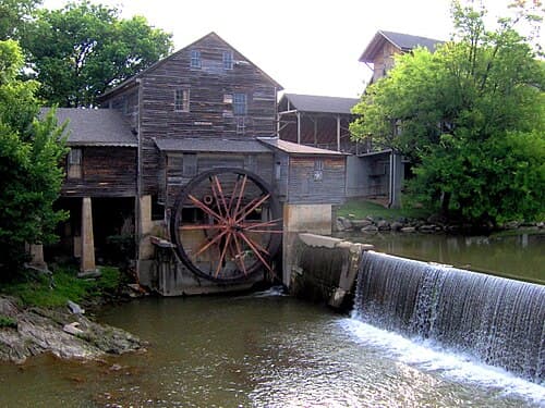 Holiday Inn Express Pigeon Forge — photo 2